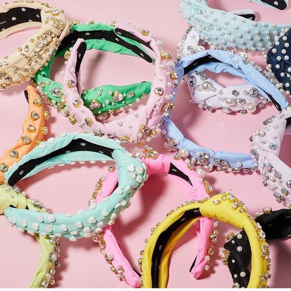 LELE SADOUGHI X STONEY CLOVER FLAMINGO CRYSTAL HEARTS & PEARL KNOTTED HEADBAND - Picture 6 of 9